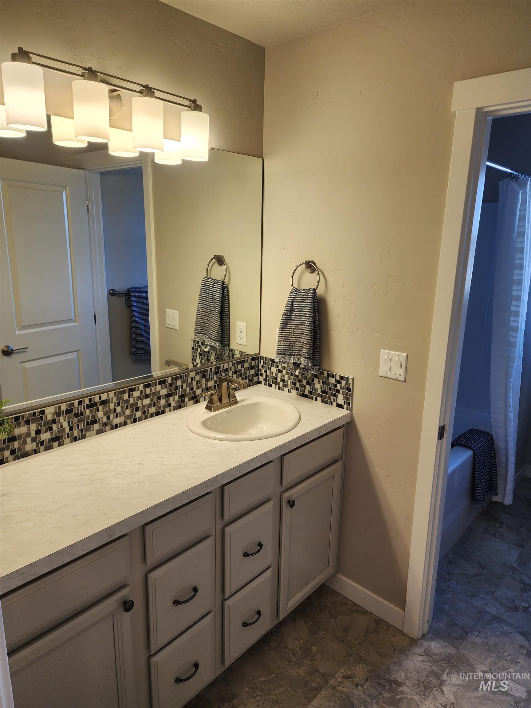 17880 Sunset Ridge Ave Property Photo 5