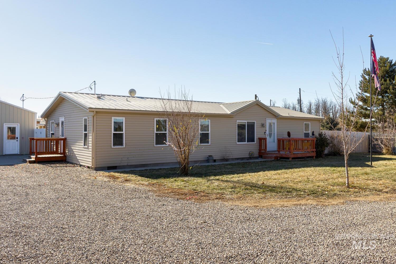 408 A Holly Property Photo 2