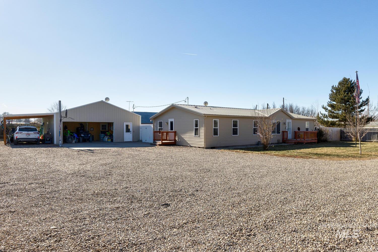 408 A Holly Property Photo 3