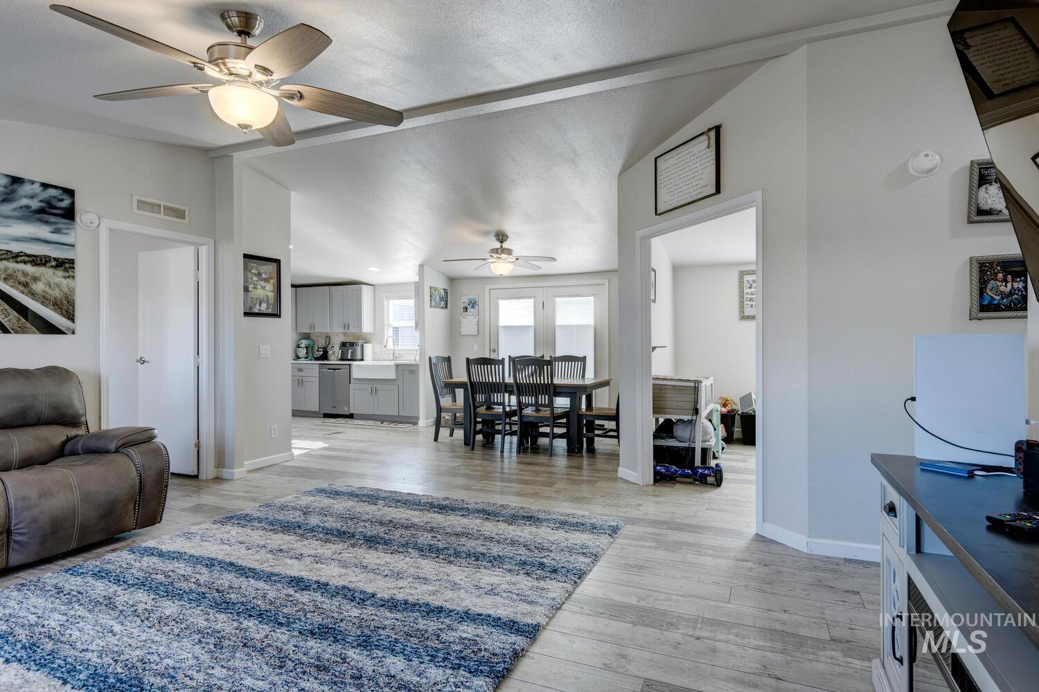 408 A Holly Property Photo 5