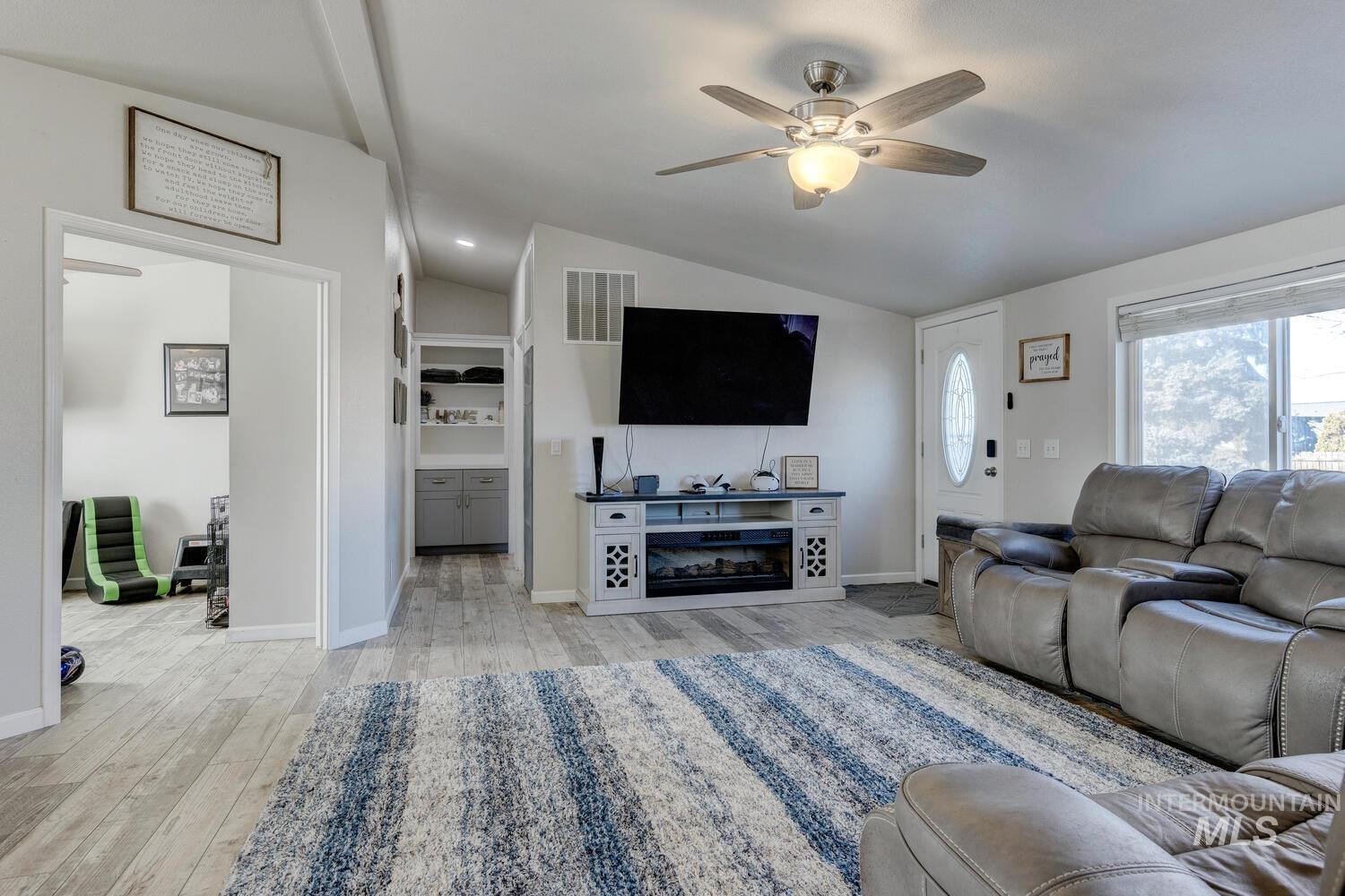408 A Holly Property Photo 7