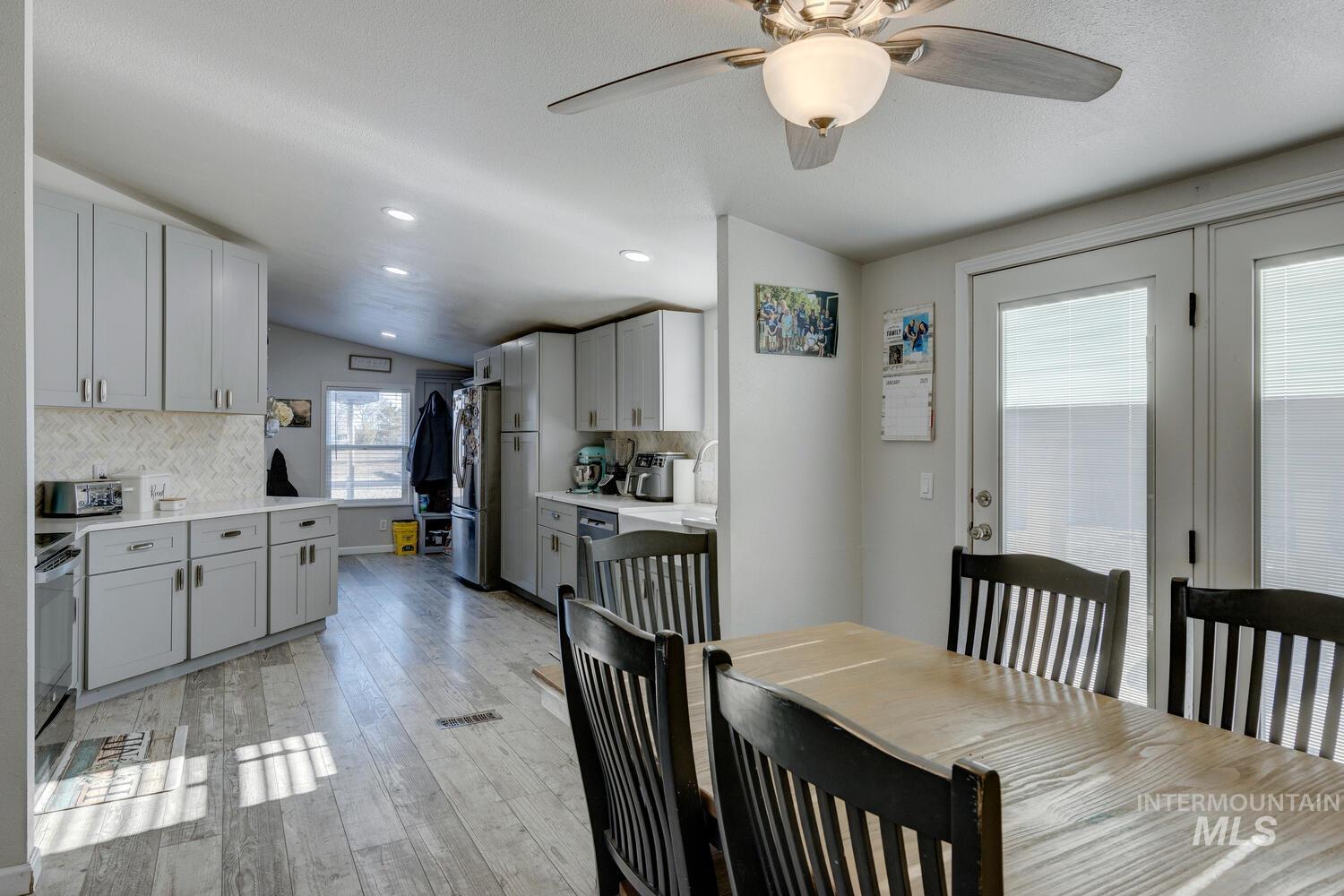 408 A Holly Property Photo 9