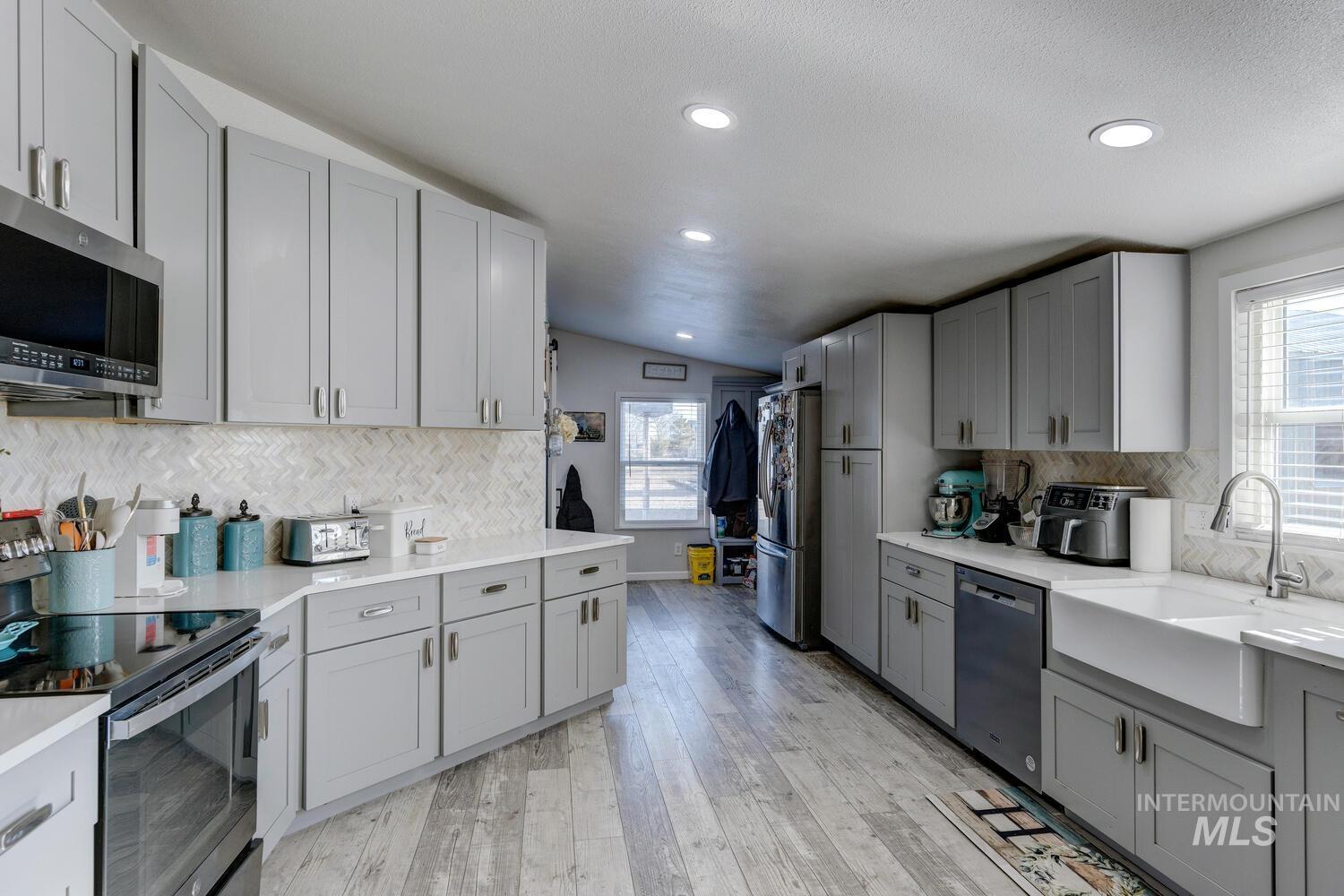 408 A Holly Property Photo 10