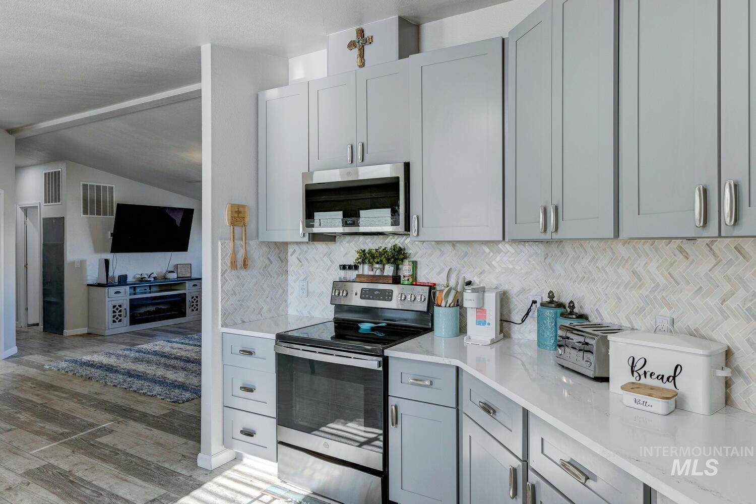 408 A Holly Property Photo 12