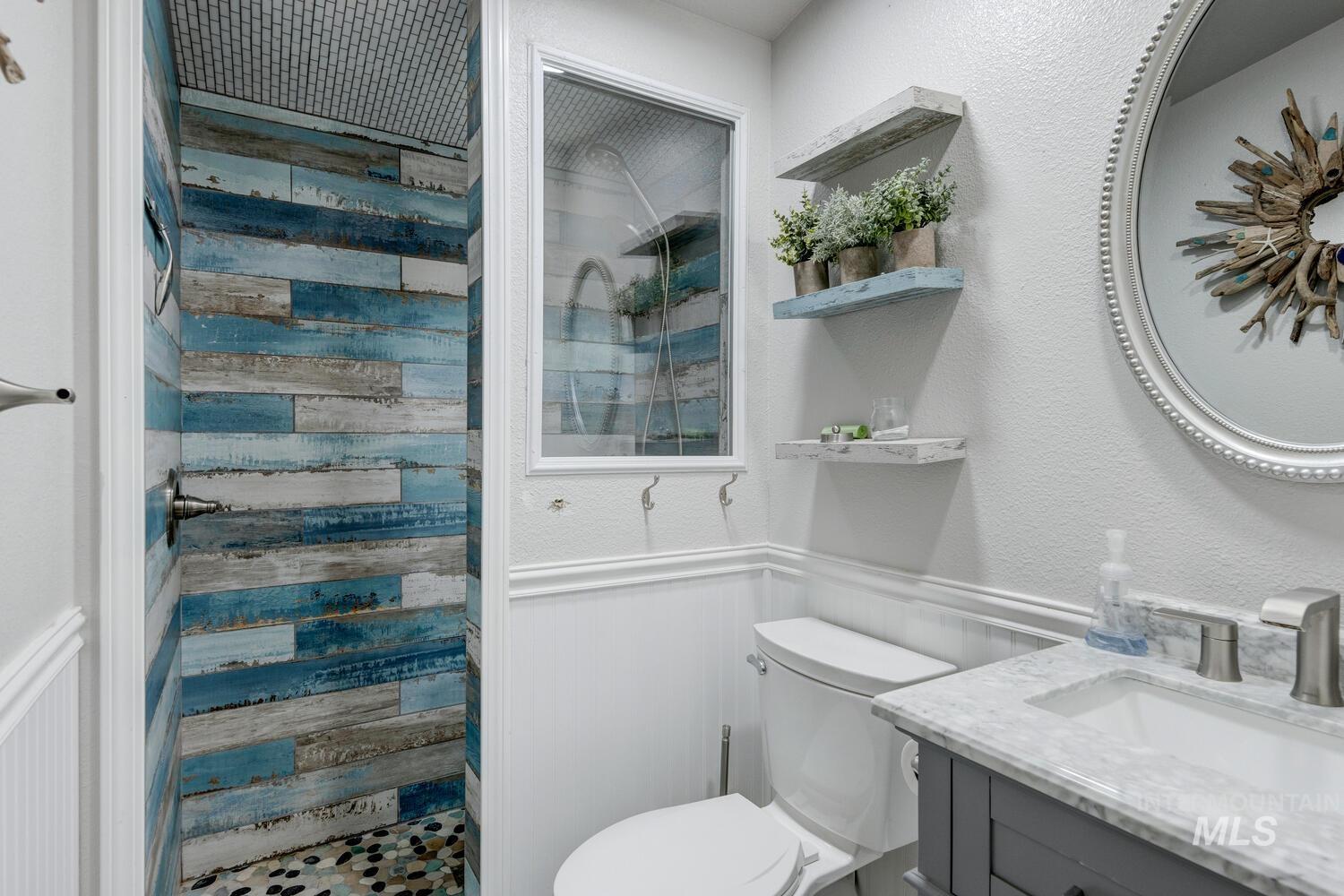 408 A Holly Property Photo 25