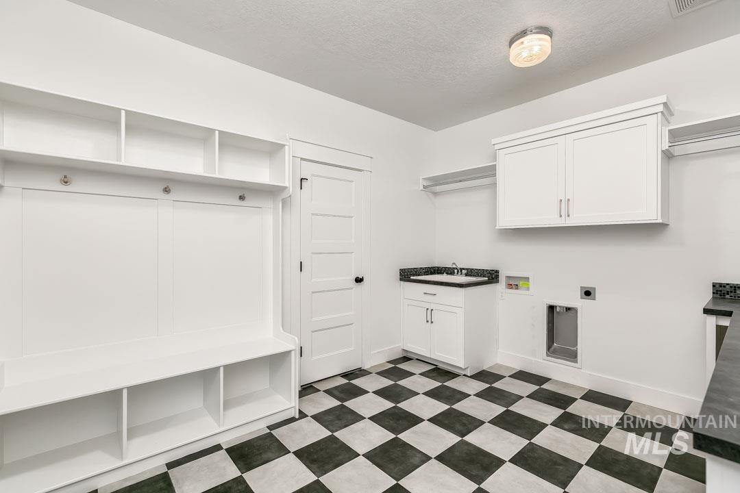 4667 S Courvoisier Ave Property Photo 2