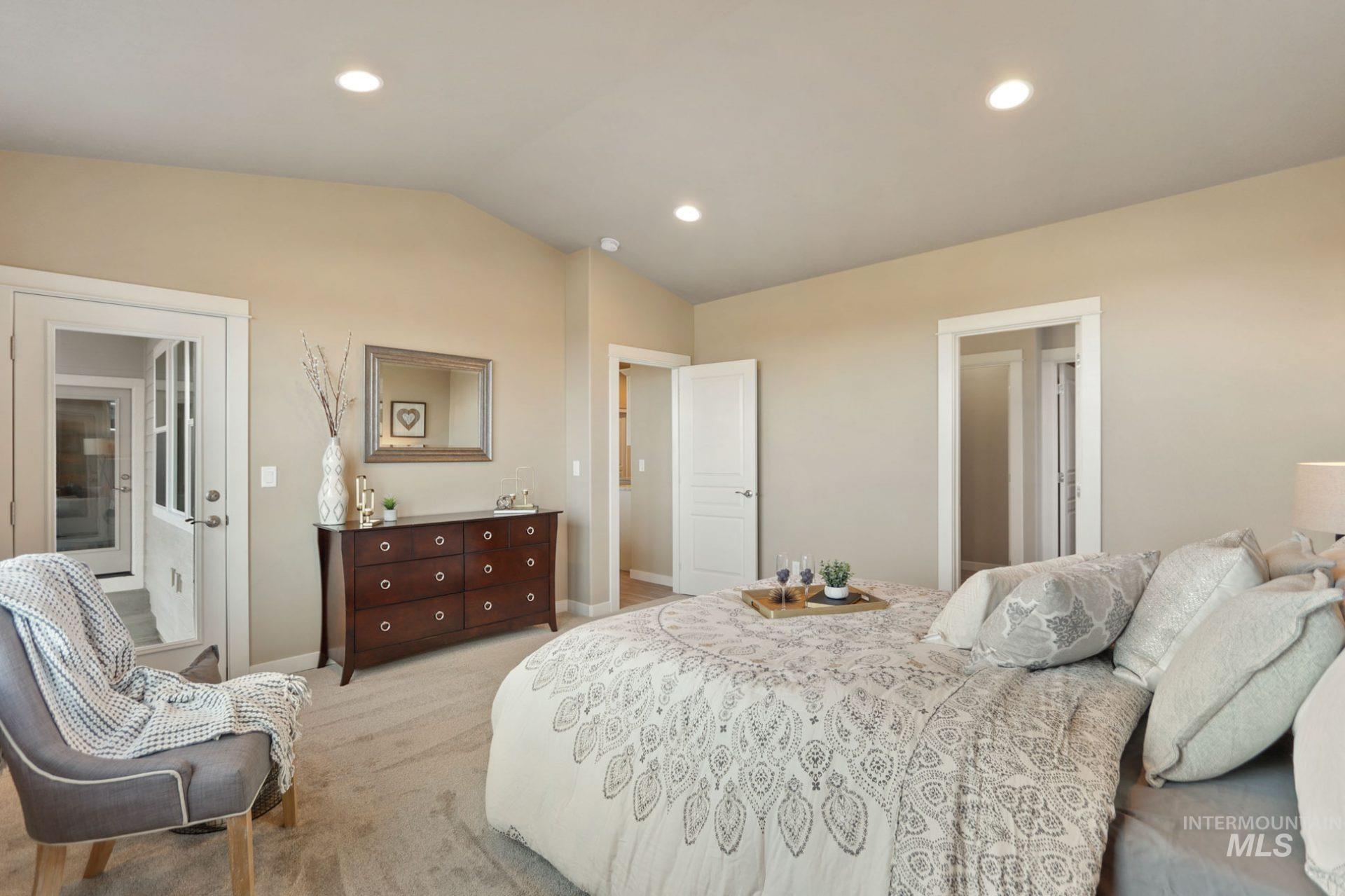 11299 Shadow Glen Drive Property Photo 10