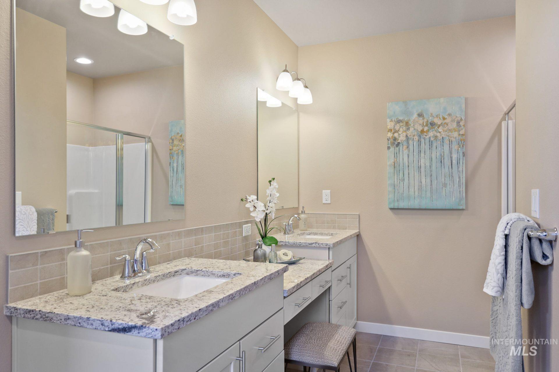 11299 Shadow Glen Drive Property Photo 11