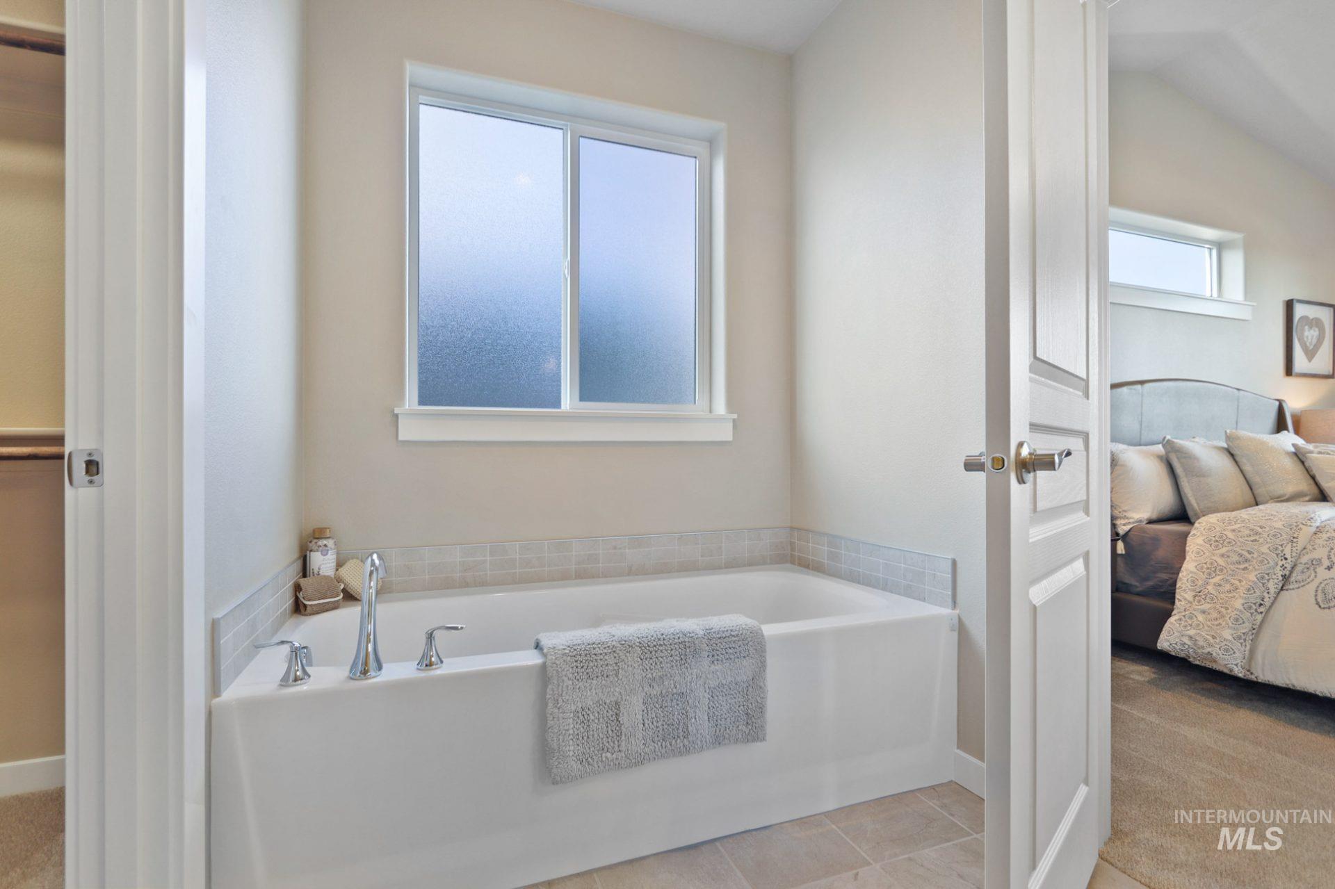 11299 Shadow Glen Drive Property Photo 12