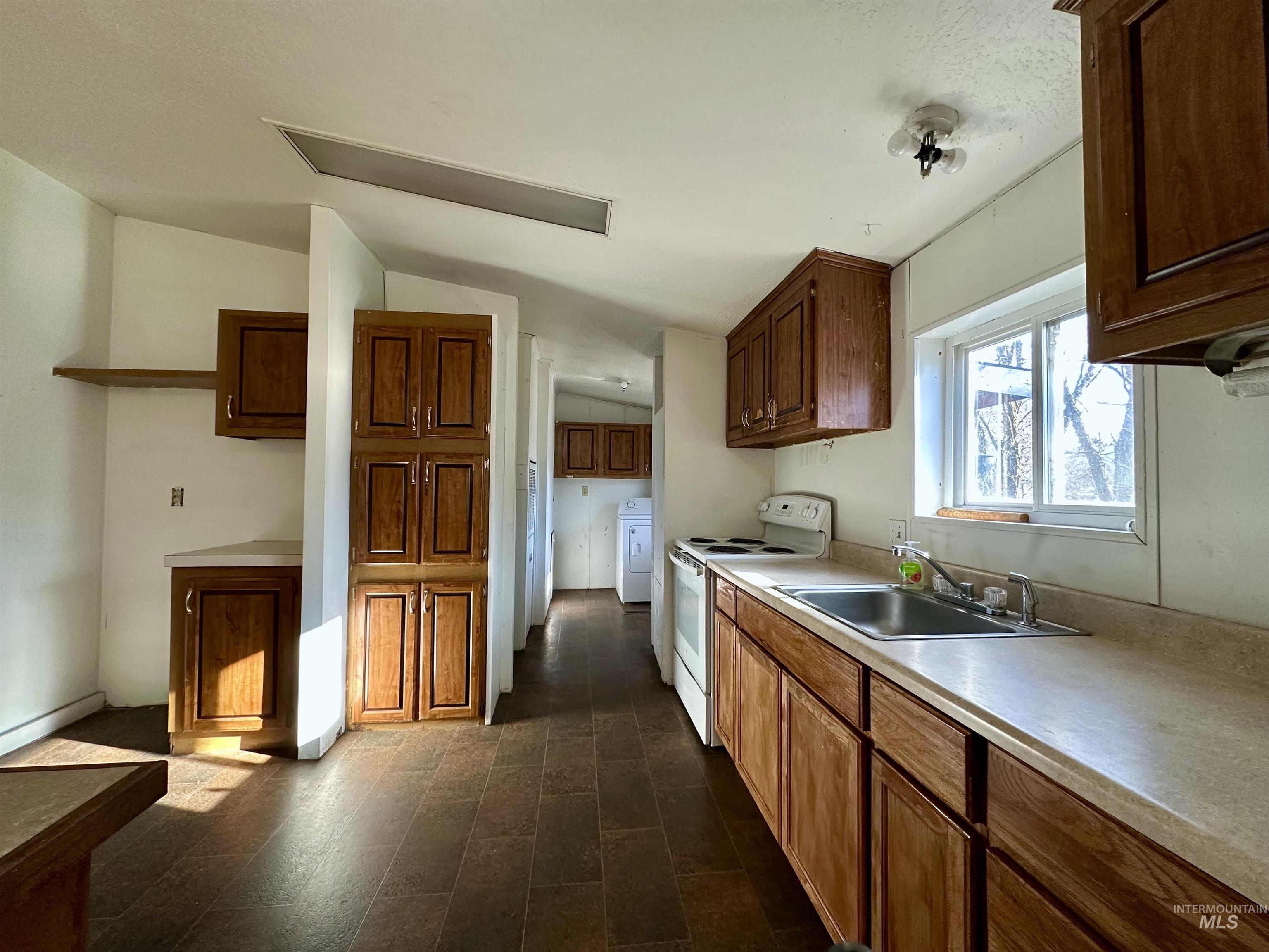 1020 Idaho St Property Photo 2