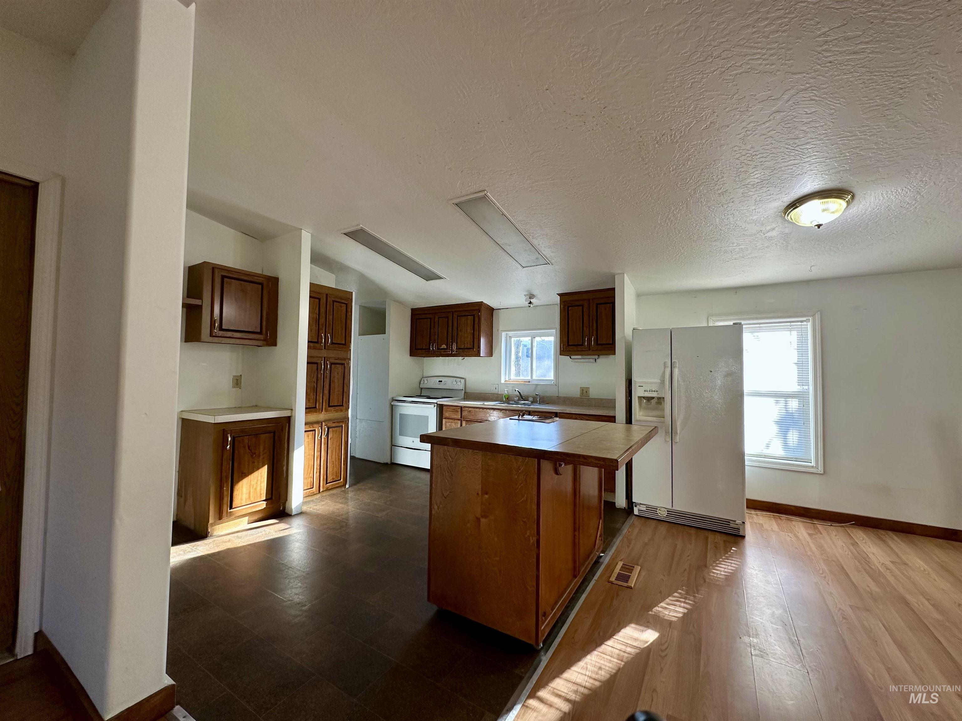 1020 Idaho St Property Photo 5
