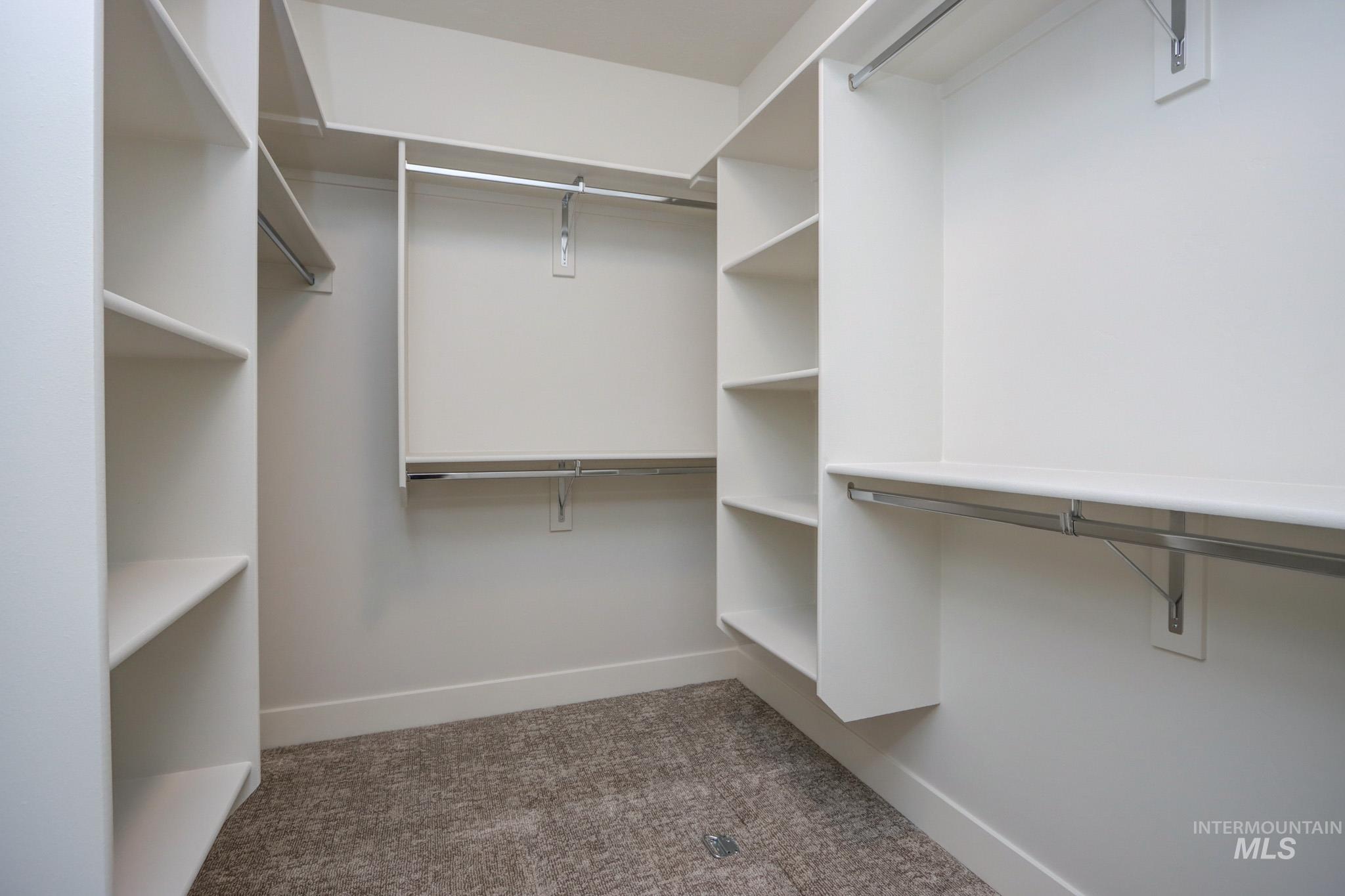 1217 N Meadowglen Ave Property Photo 29