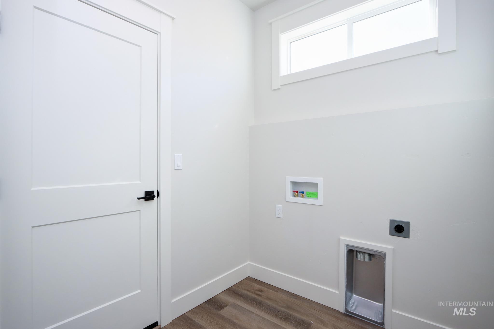 1217 N Meadowglen Ave Property Photo 38