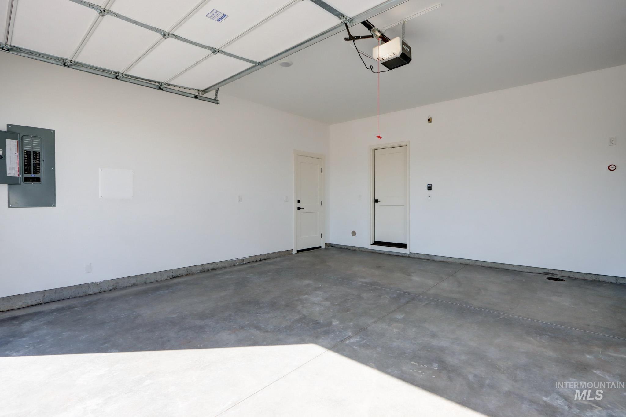 1217 N Meadowglen Ave Property Photo 39