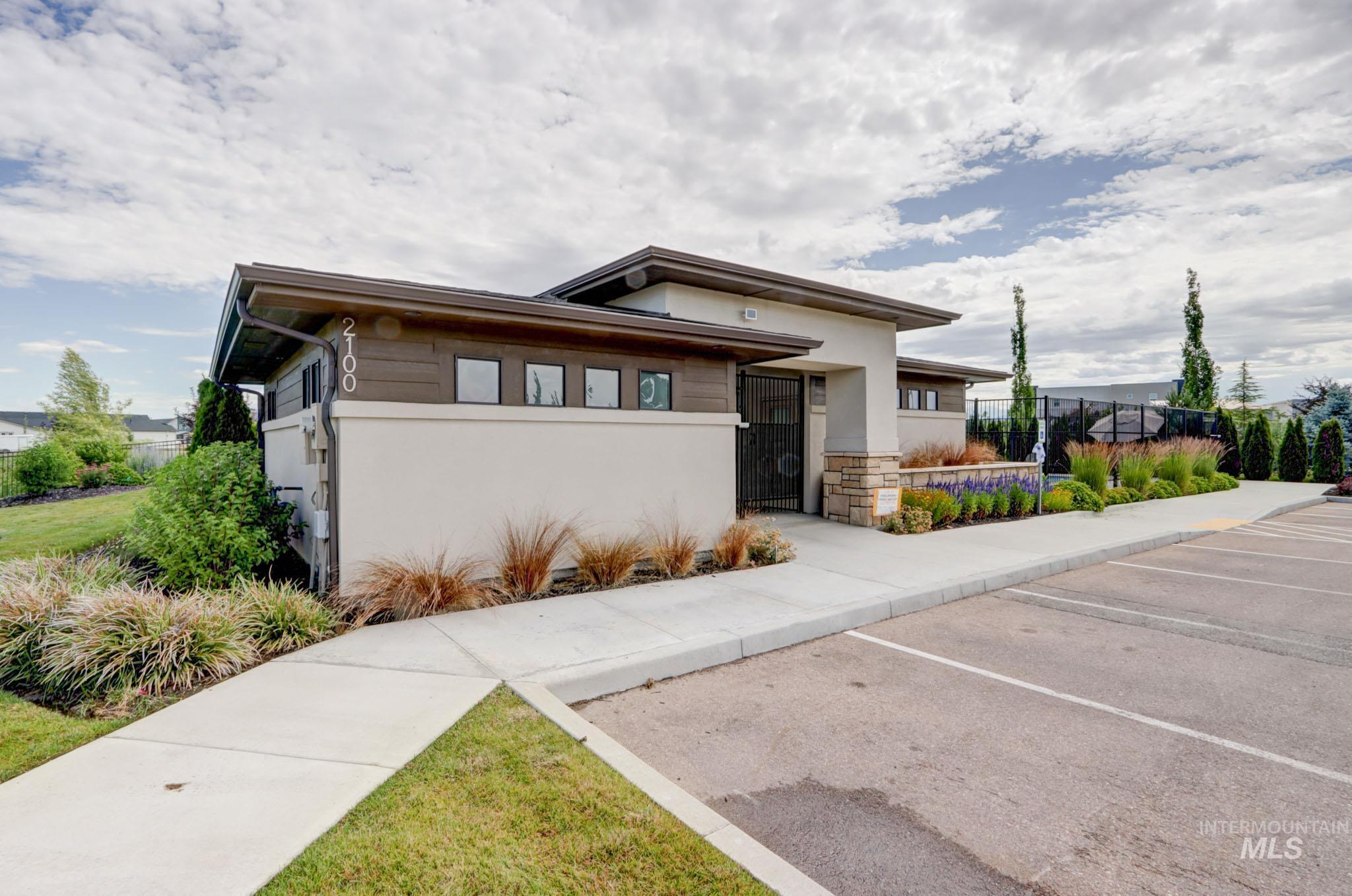 1217 N Meadowglen Ave Property Photo 44