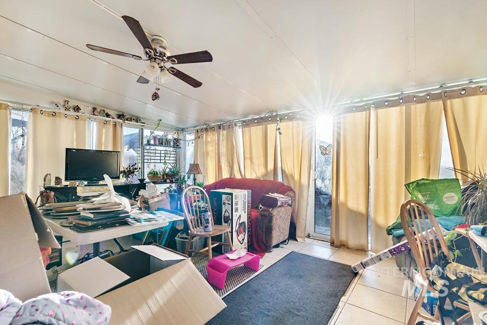 1176 S Park St Property Photo 14