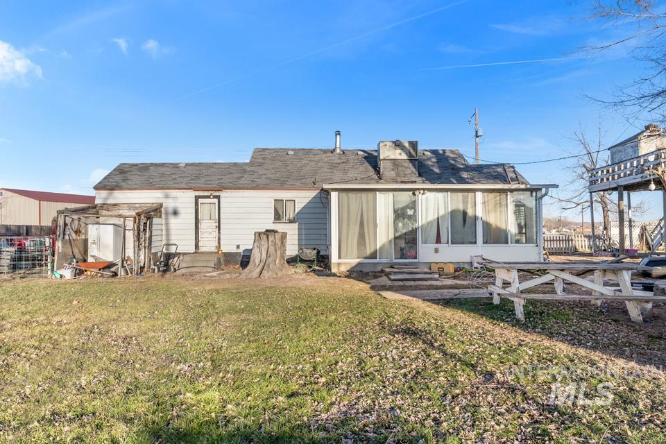 1176 S Park St Property Photo 20