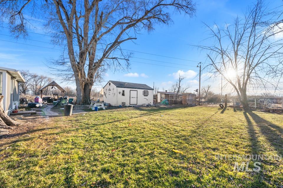 1176 S Park St Property Photo 22