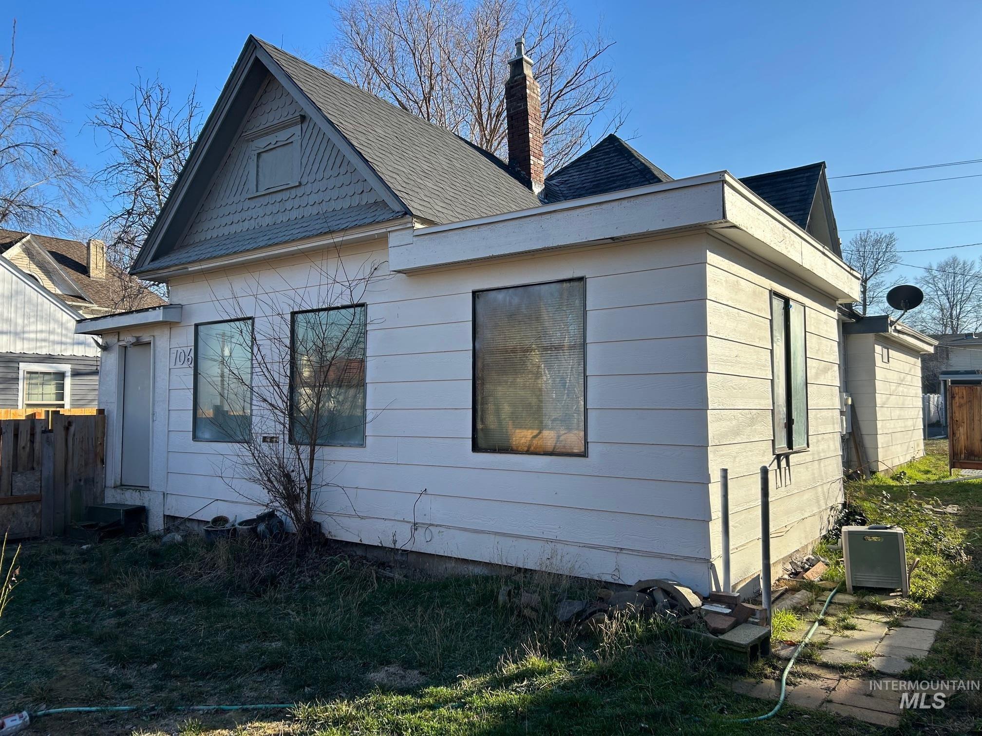 706 5th Avenue Property Photo 1