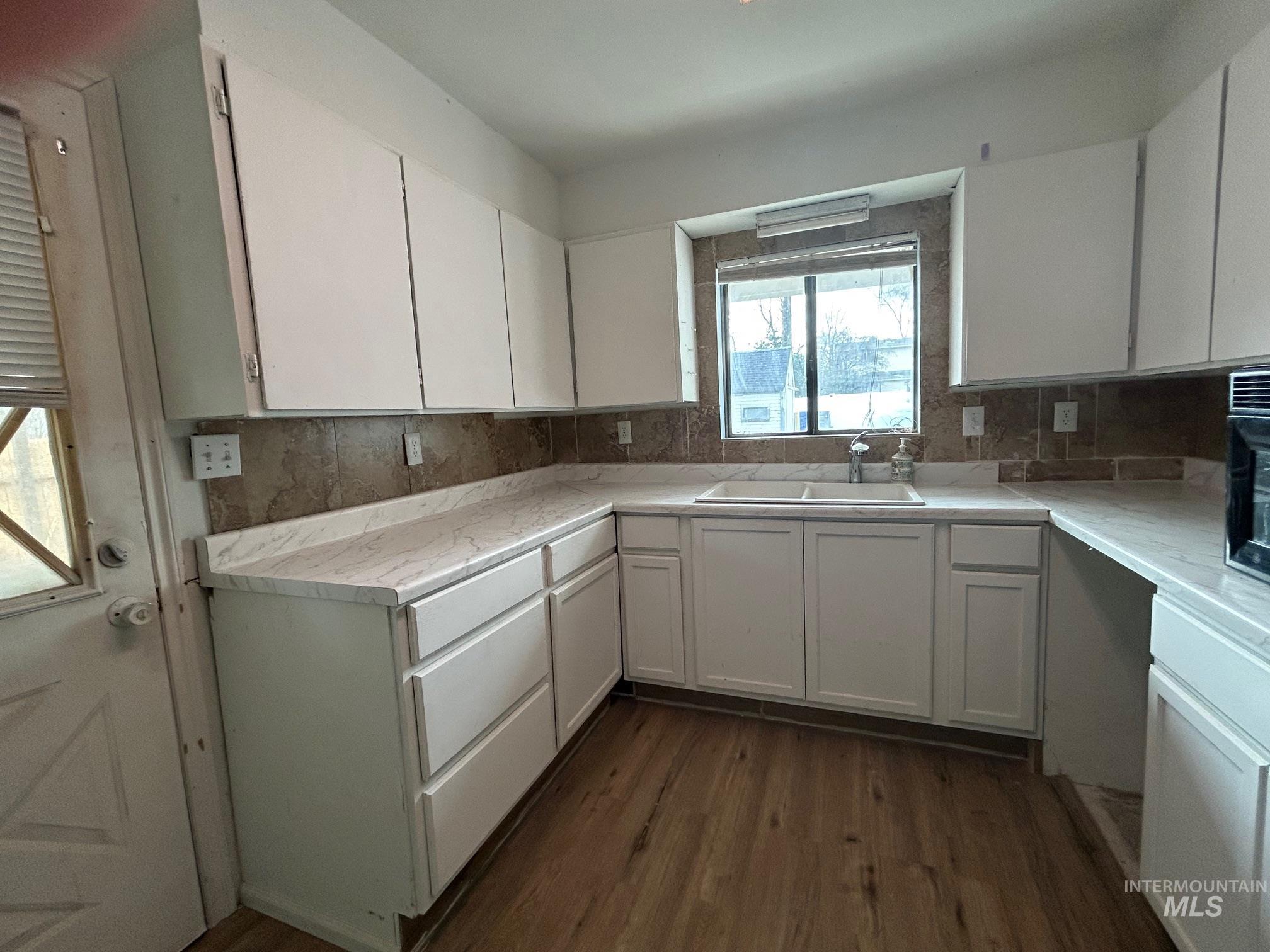 706 5th Avenue Property Photo 10