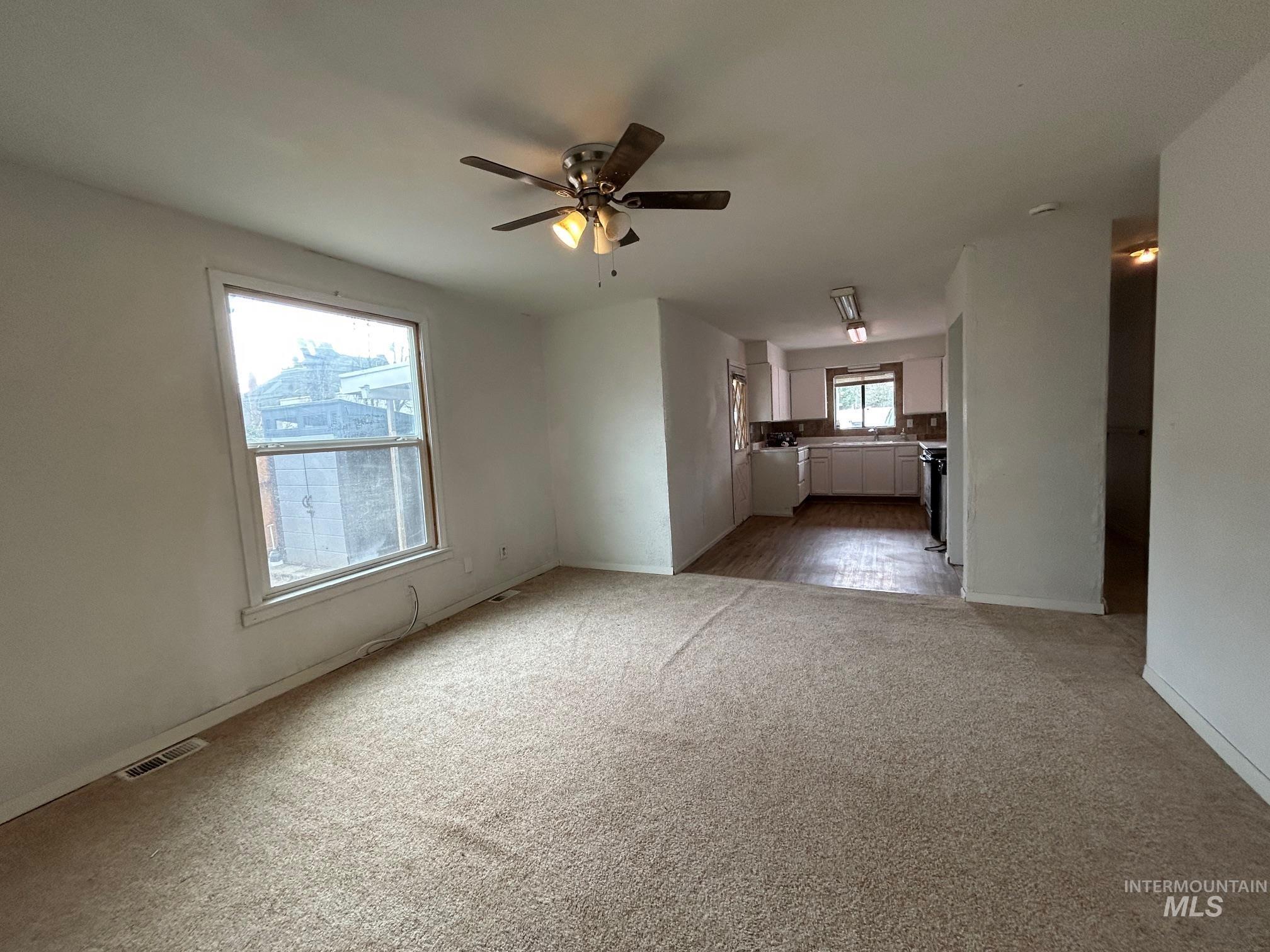 706 5th Avenue Property Photo 17