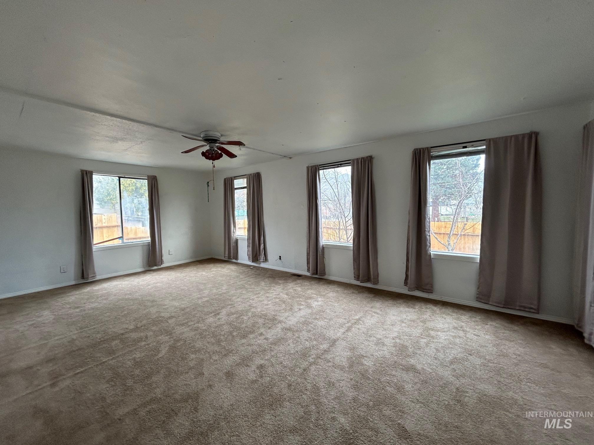 706 5th Avenue Property Photo 19