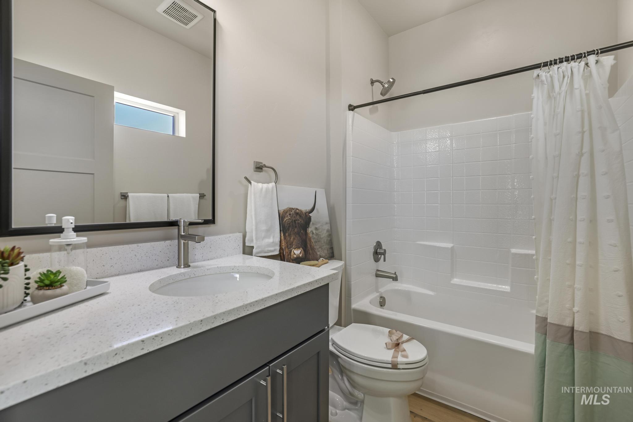 1421 Topaz Dr. Property Photo 18