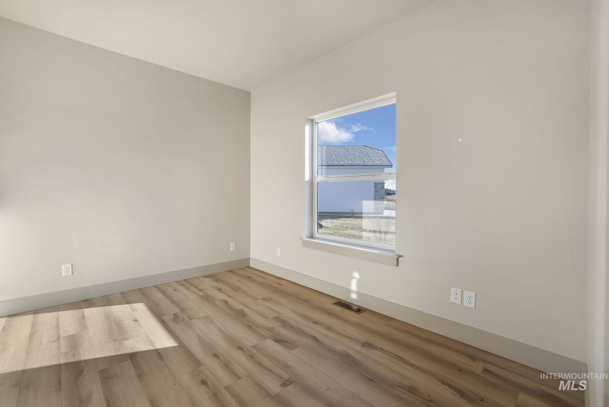 1421 Topaz Dr. Property Photo 19