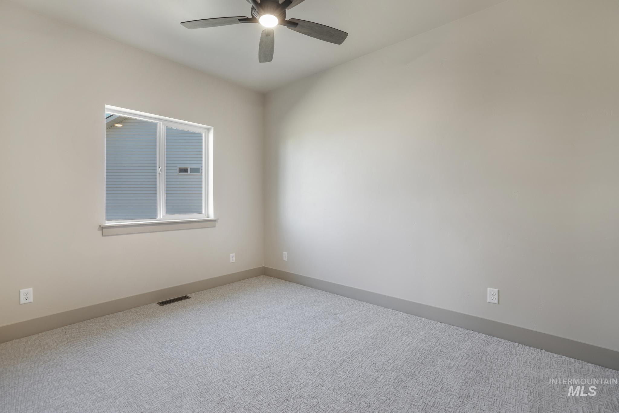 1421 Topaz Dr. Property Photo 21