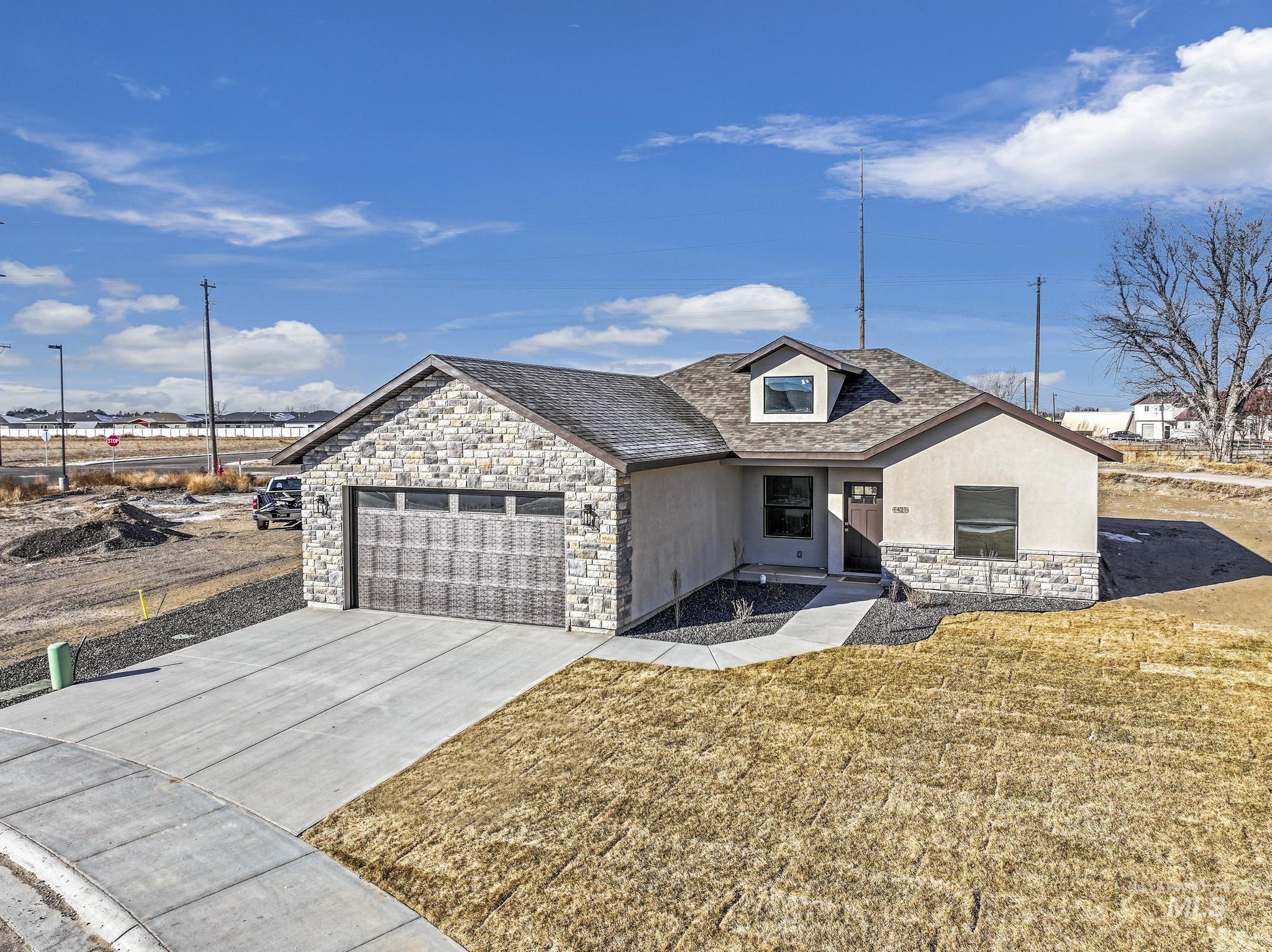 1421 Topaz Dr. Property Photo 28