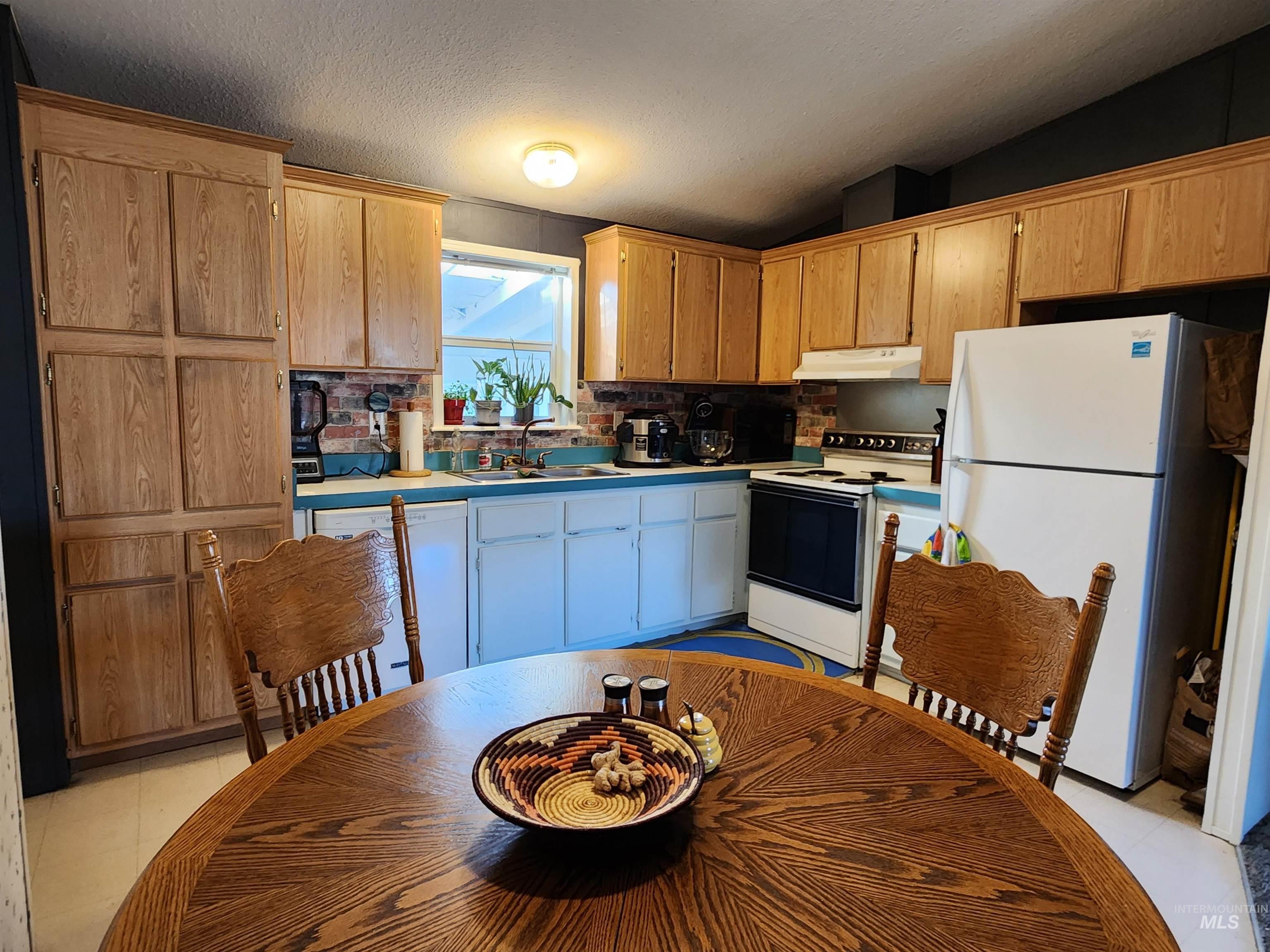10617 W Abram Ln Property Photo 6