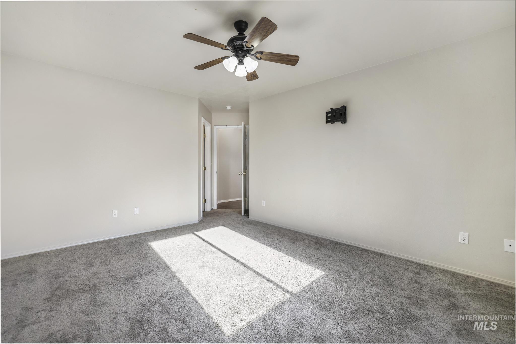 1245 Ne Dusty Ct Property Photo 19