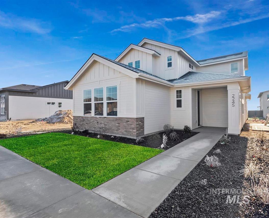 2300 E Valensole St. Property Photo 1