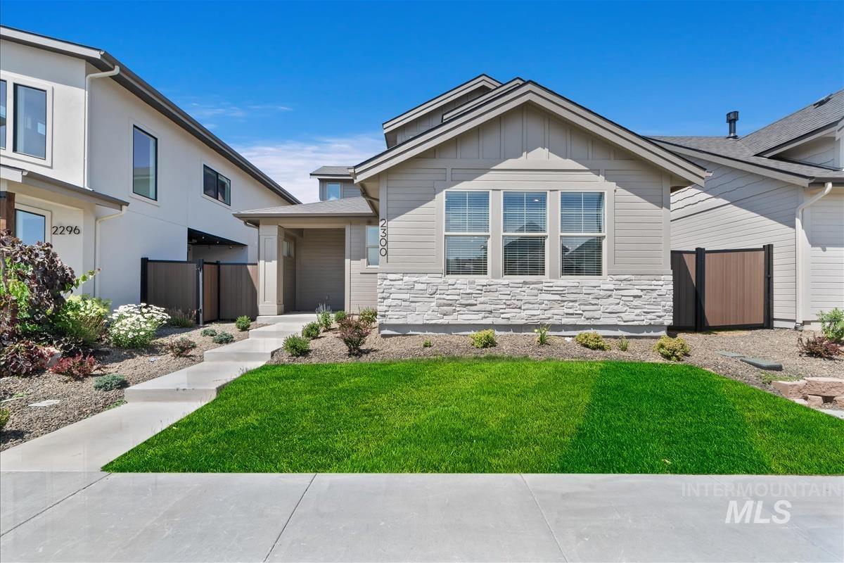 2300 E Valensole St. Property Photo 2