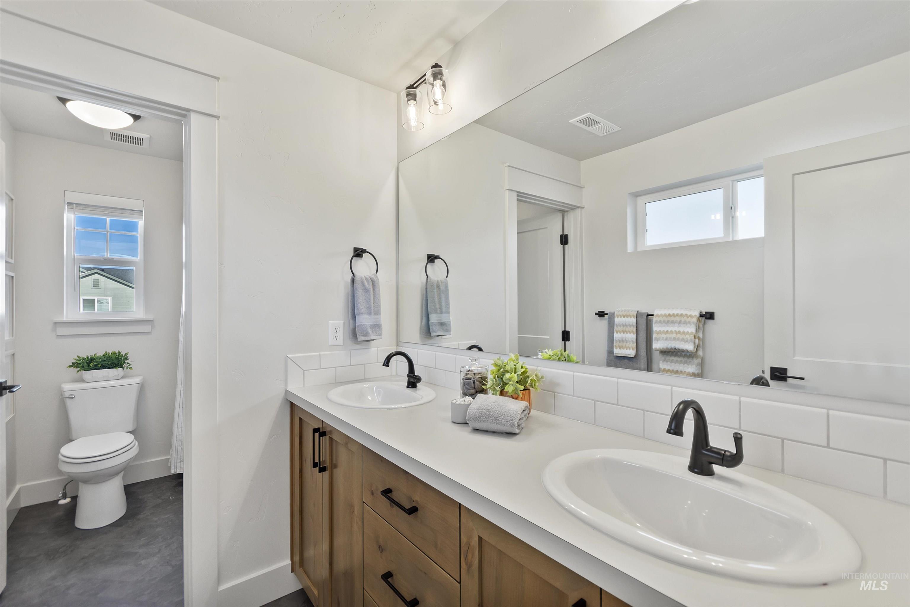 2300 E Valensole St. Property Photo 25