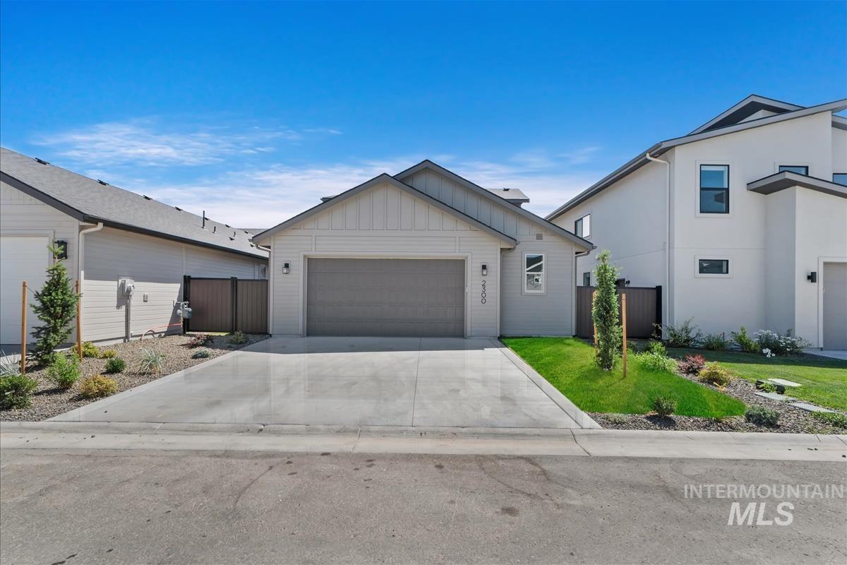 2300 E Valensole St. Property Photo 31
