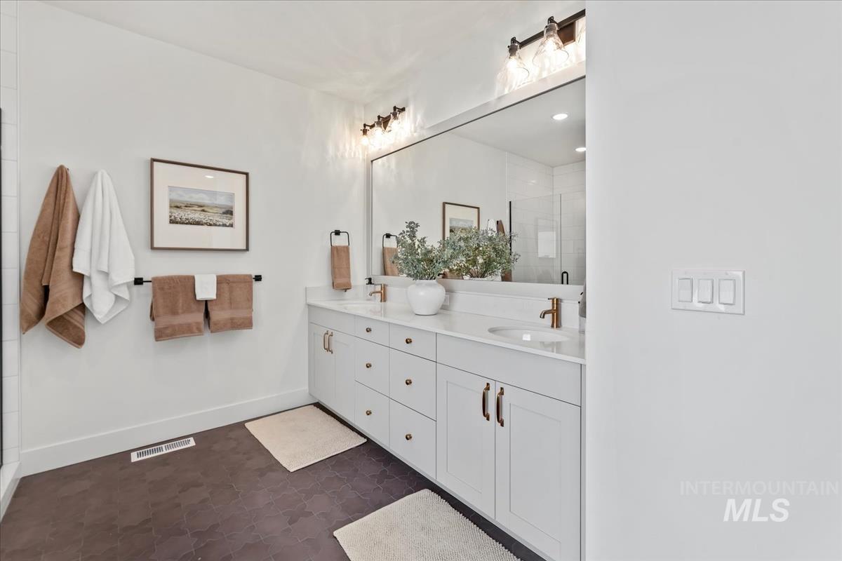 15361 Juniperwood Dr Property Photo 27