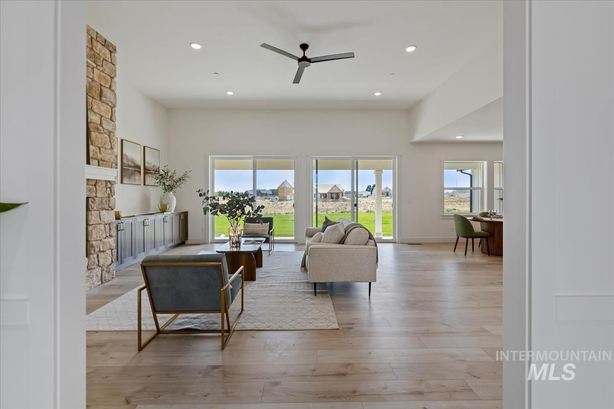 15293 Juniperwood Dr Property Photo 5