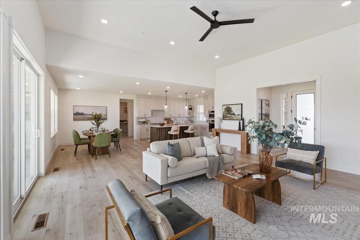 15293 Juniperwood Dr Property Photo 8