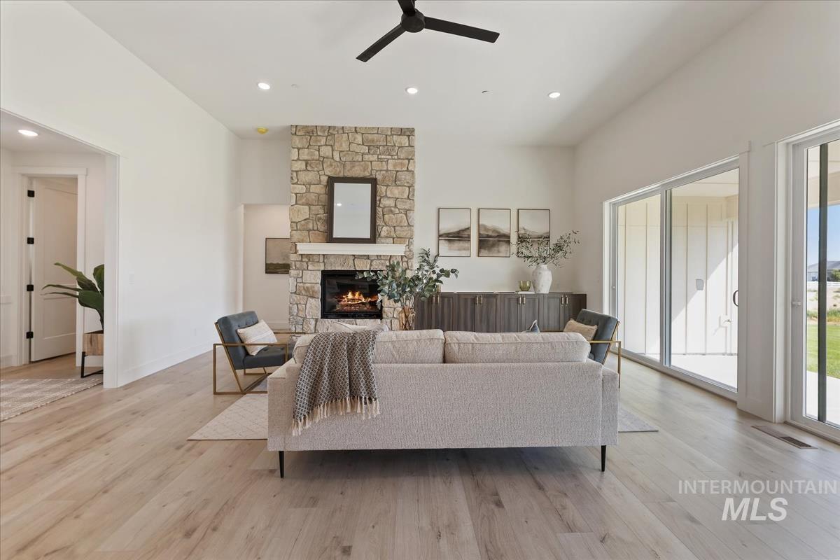 15293 Juniperwood Dr Property Photo 34