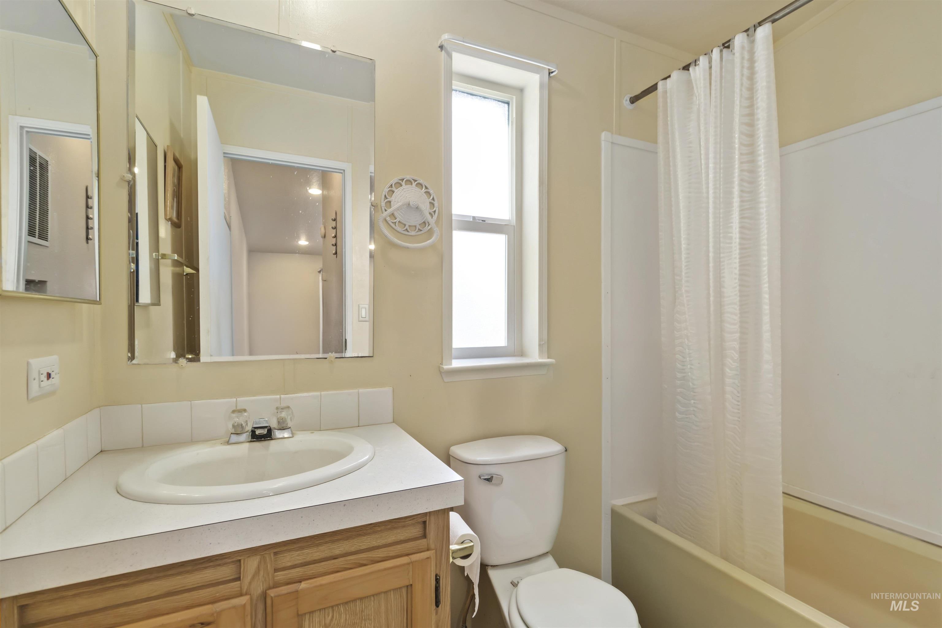 888 County Road 70 Property Photo 23