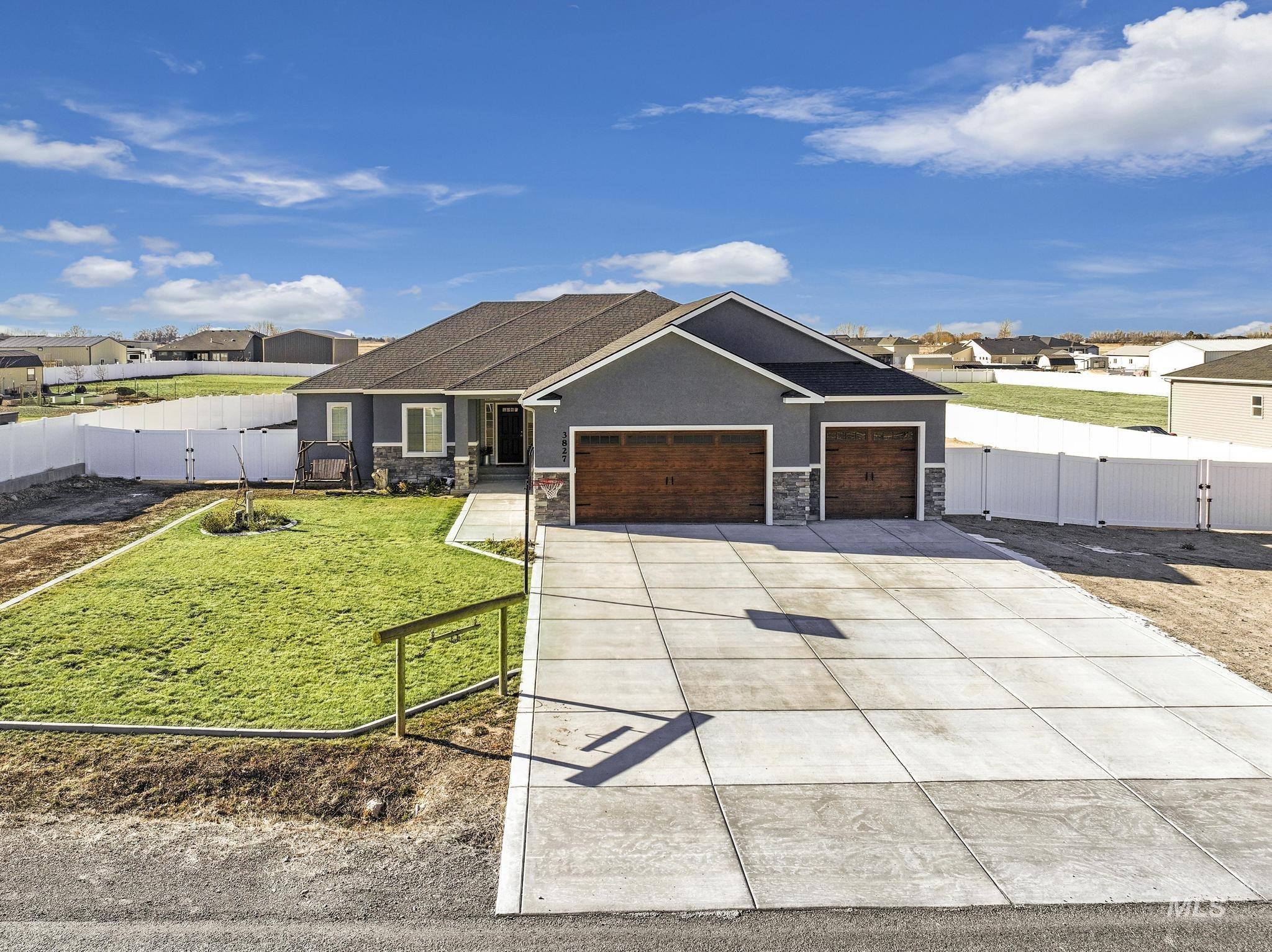 3827 N 2469 E Property Photo 2