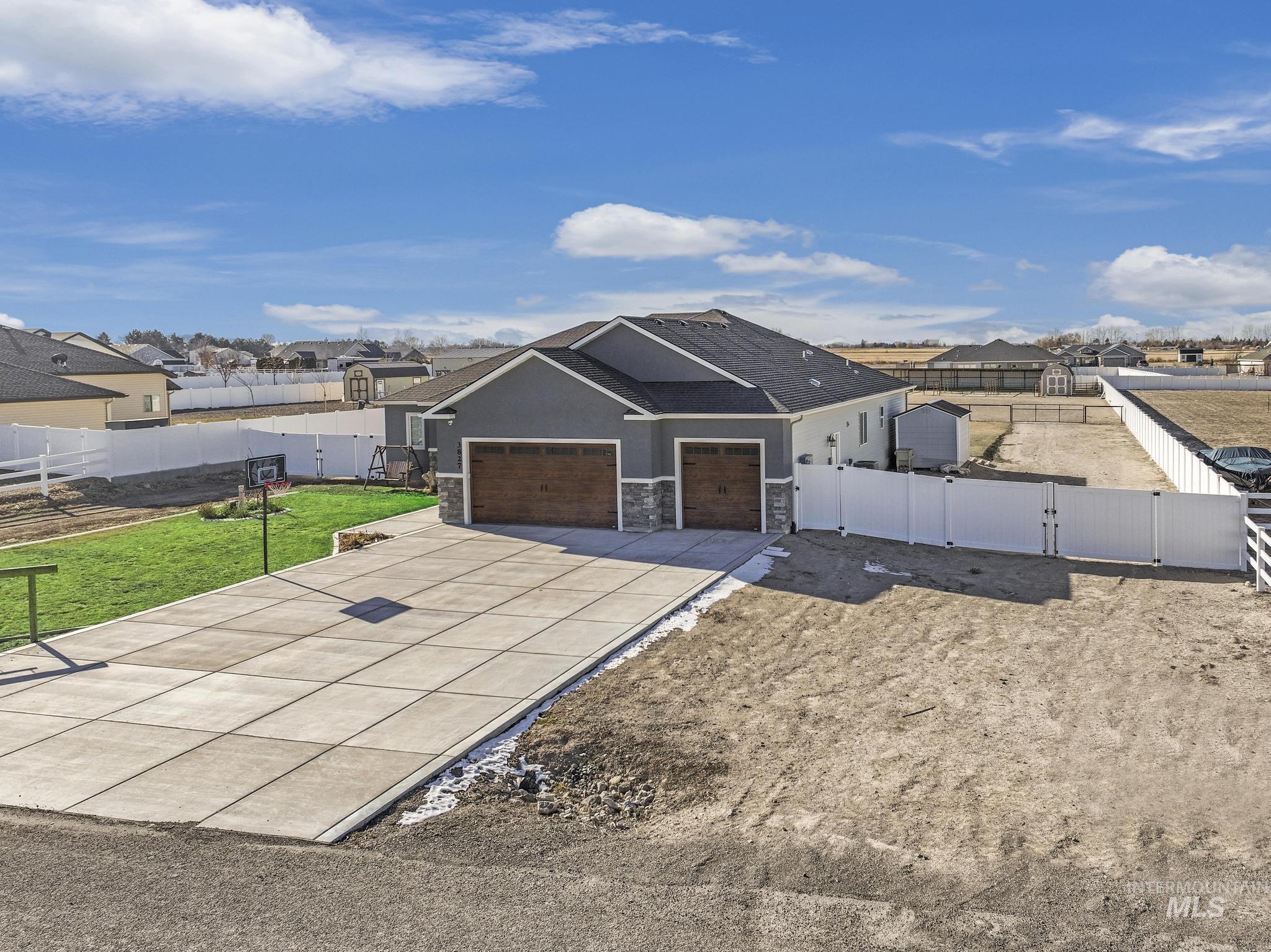 3827 N 2469 E Property Photo 6