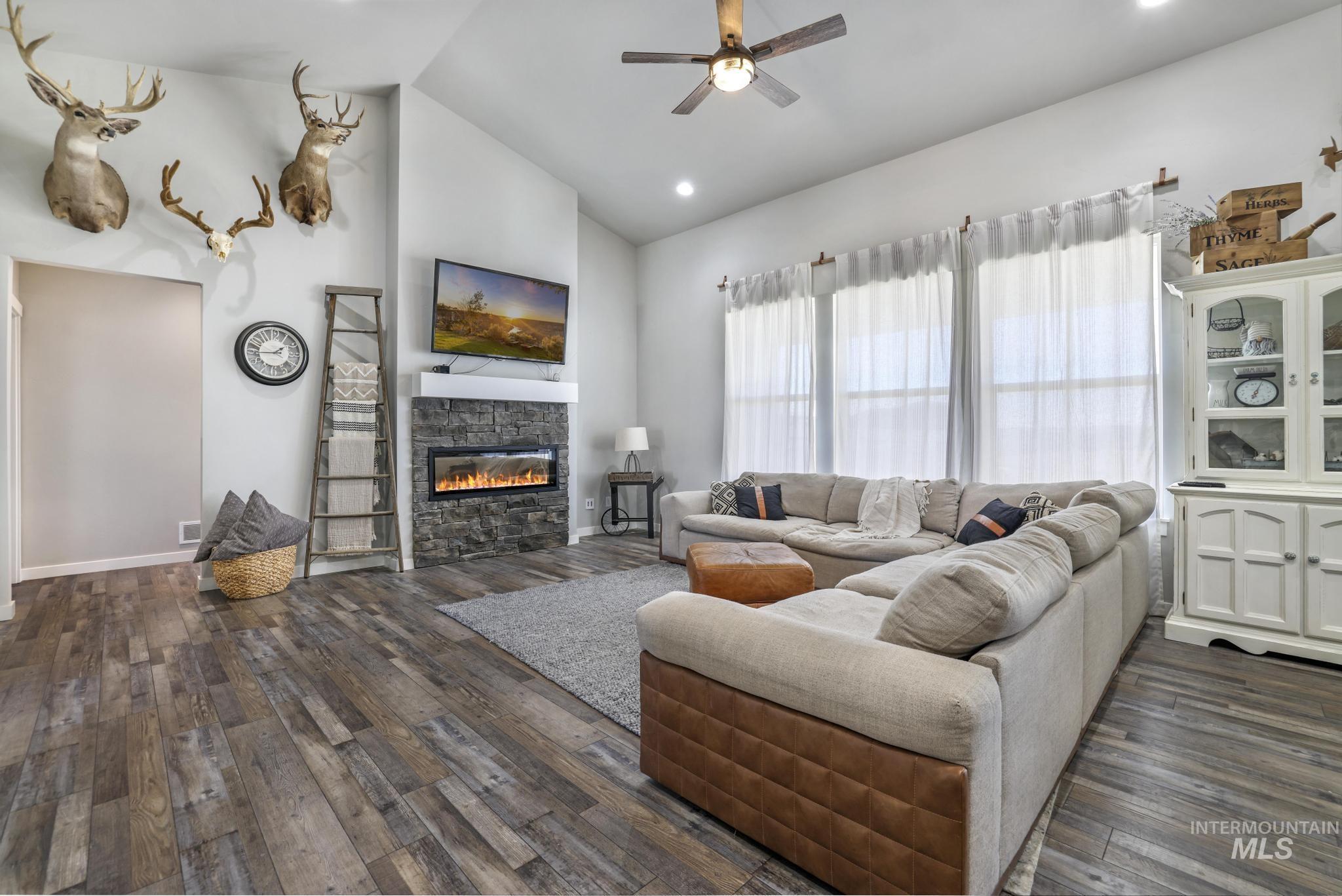 3827 N 2469 E Property Photo 9