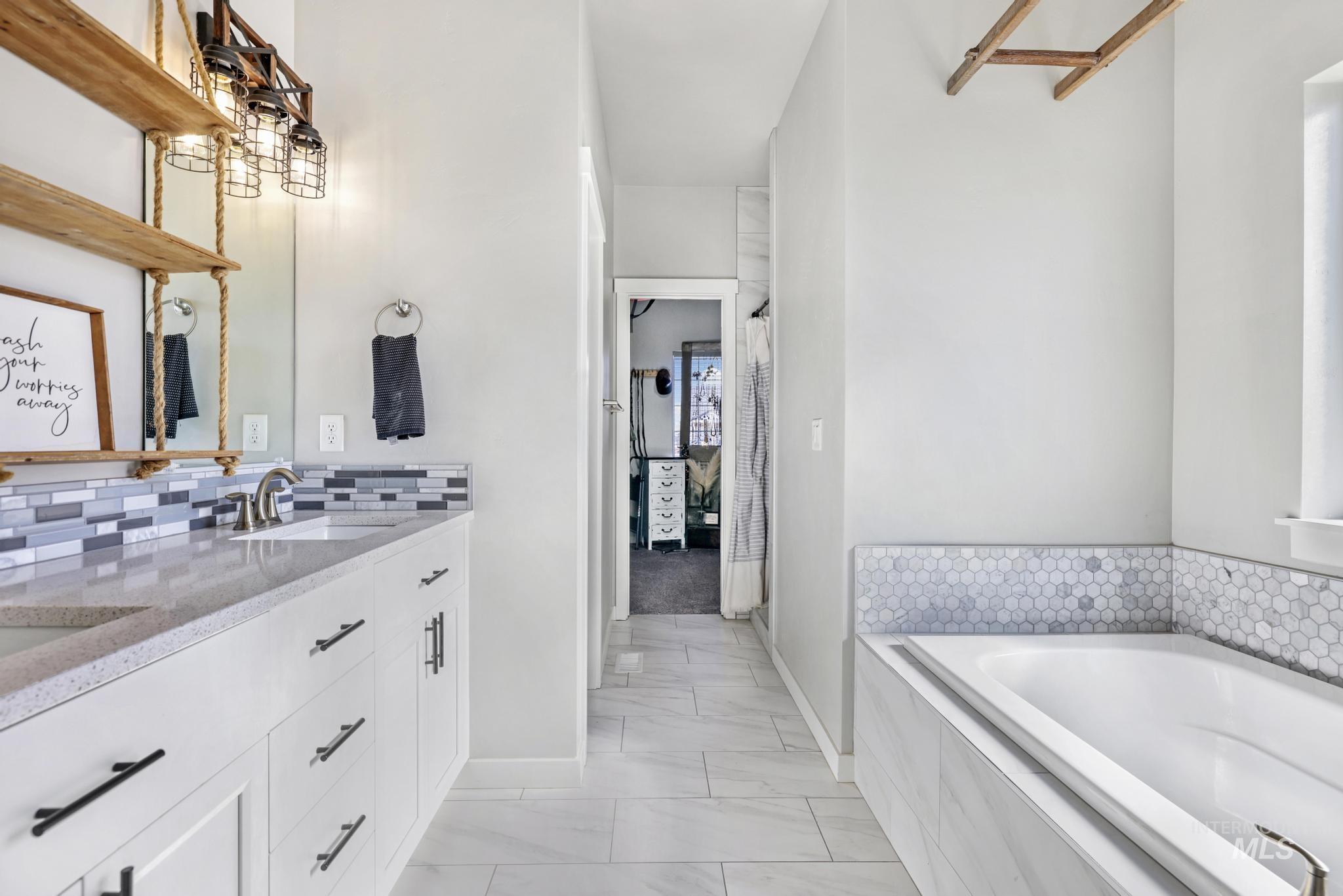 3827 N 2469 E Property Photo 17