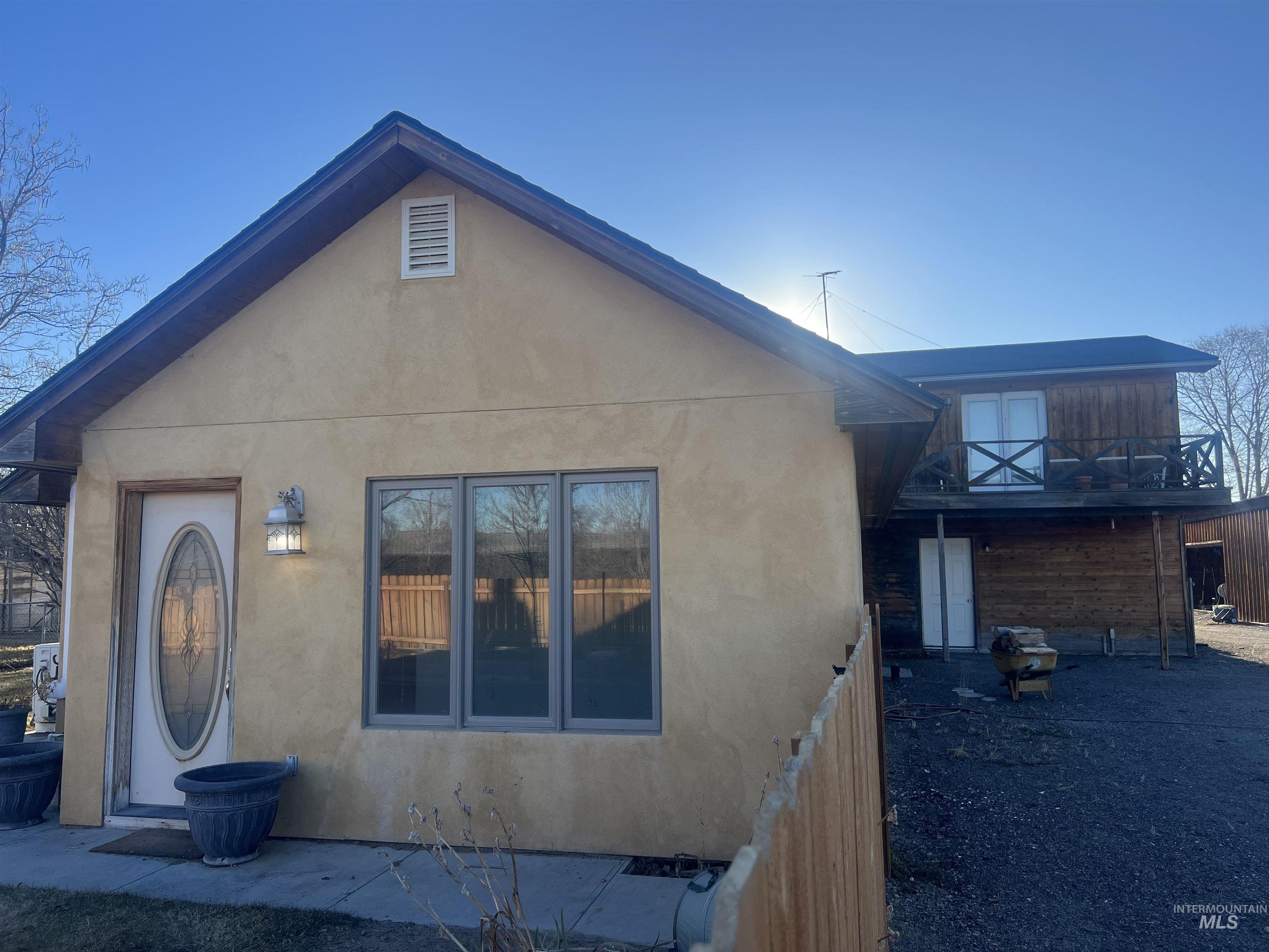 1010 Riverside Ave Property Photo 2