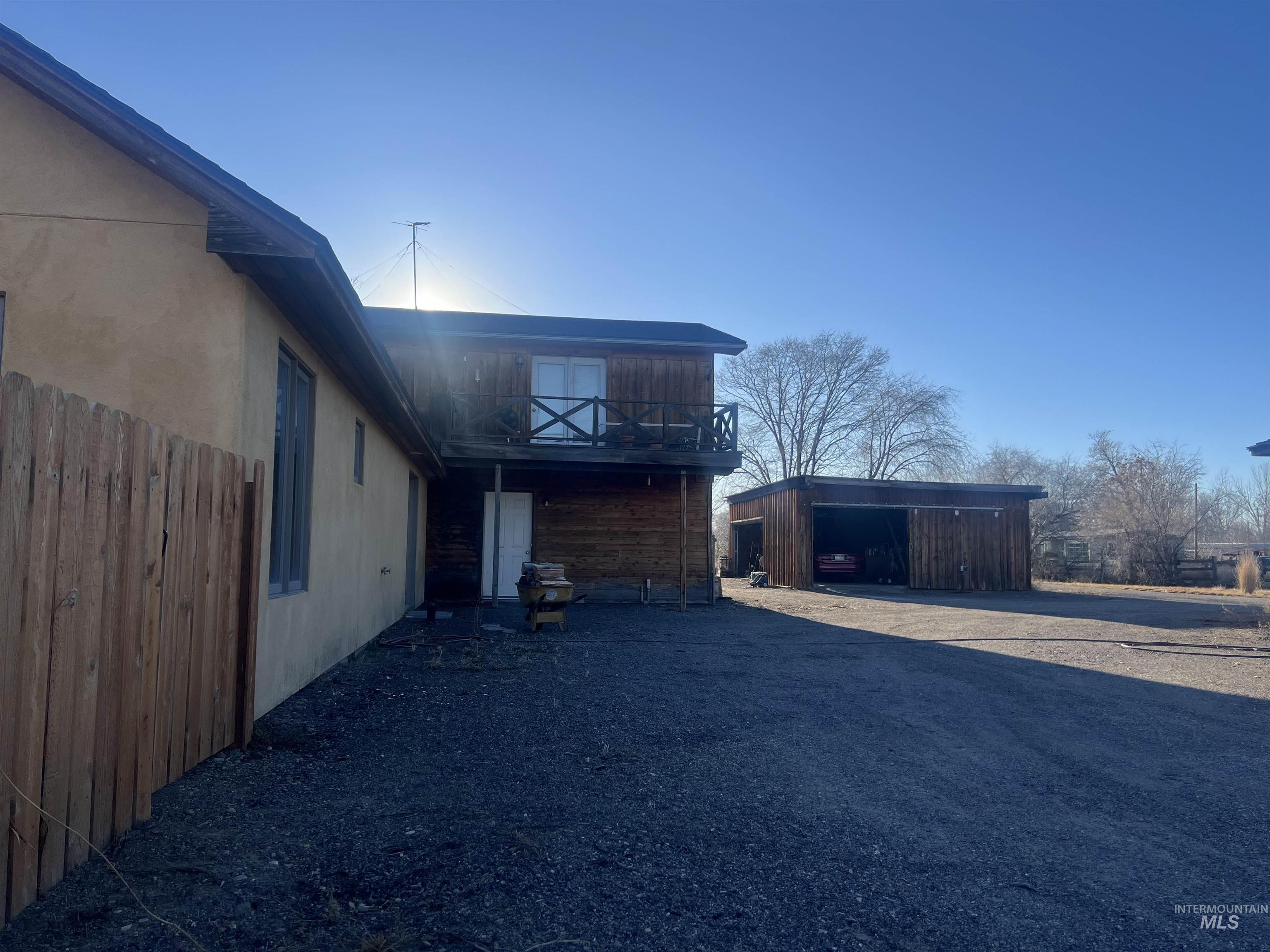 1010 Riverside Ave Property Photo 3