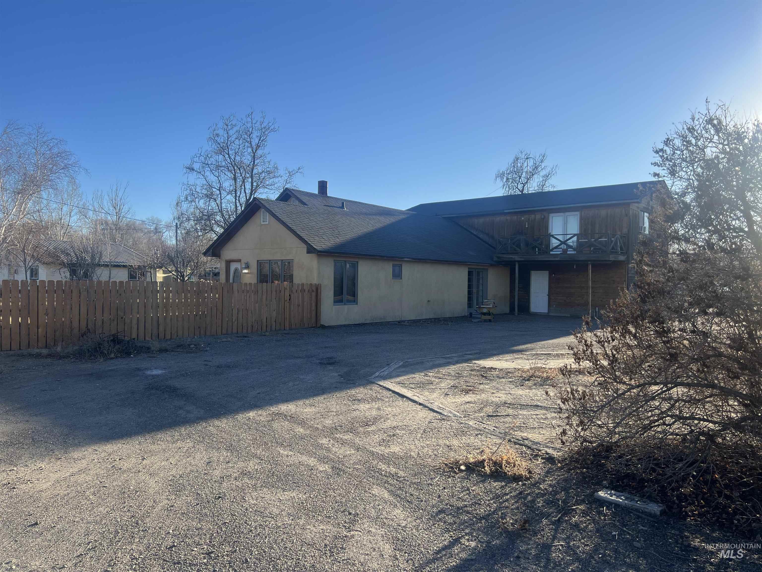 1010 Riverside Ave Property Photo 4