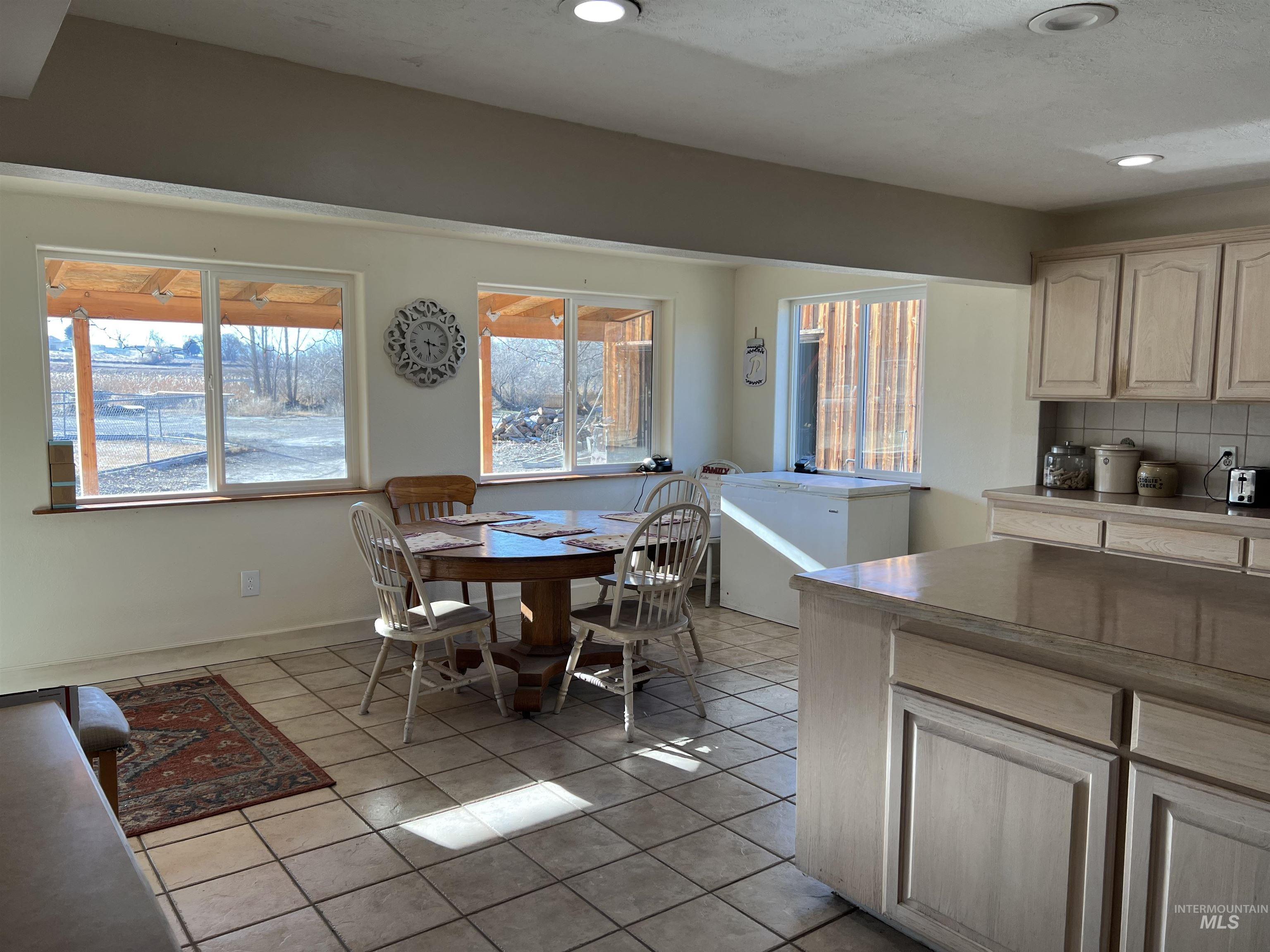 1010 Riverside Ave Property Photo 15