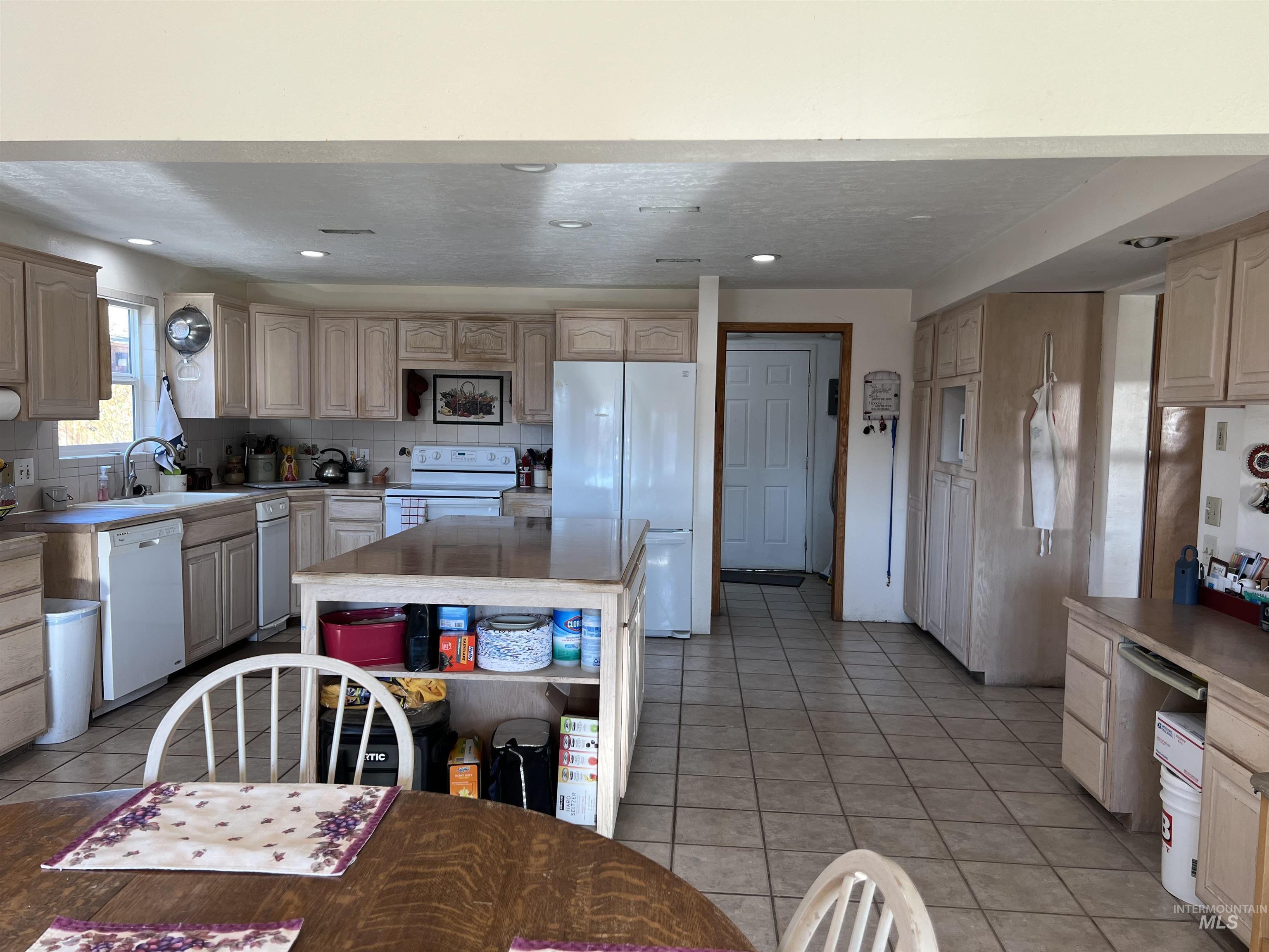 1010 Riverside Ave Property Photo 17